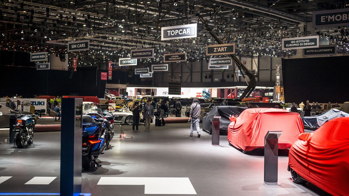 Největší autosalony: Veletrhy kdysi psaly pravidla hry, dnes přežívá pár vybraných