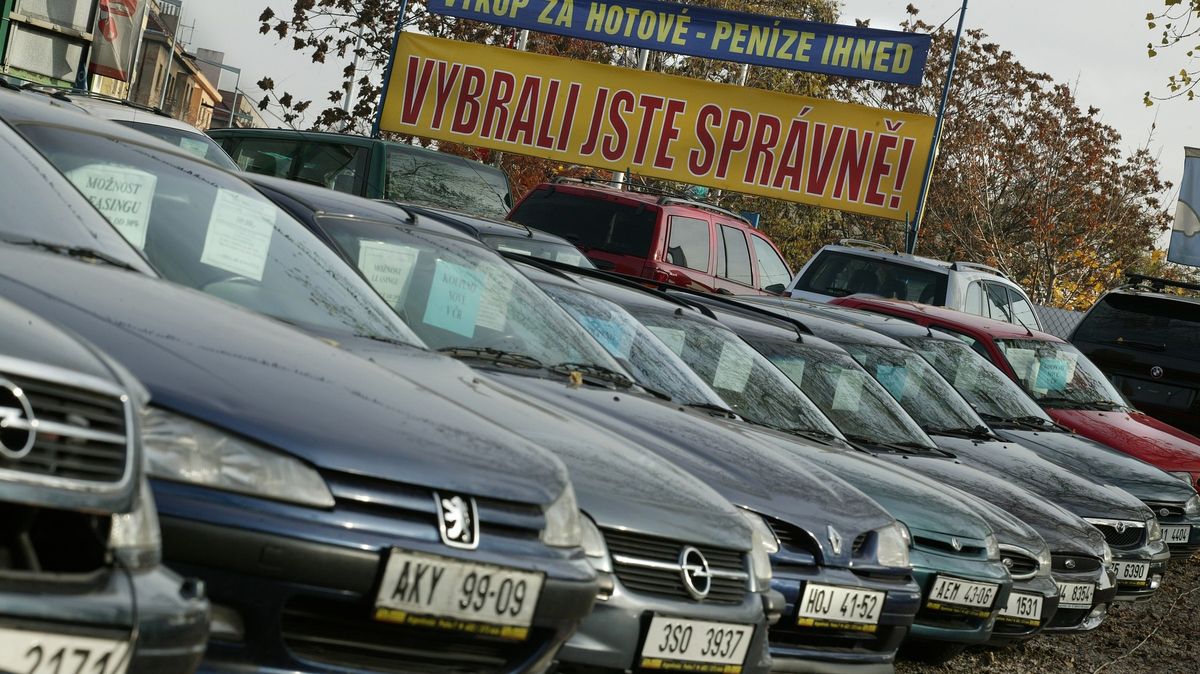 Podvody s ojetinami nepřestávají, naopak. Podíl aut se stočeným tachometrem vzrostl na 35 procent