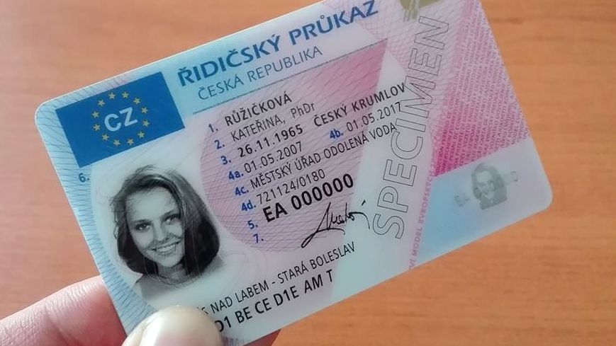 Jízda s propadlým řidičákem: Co hrozí a jak situaci řešit online