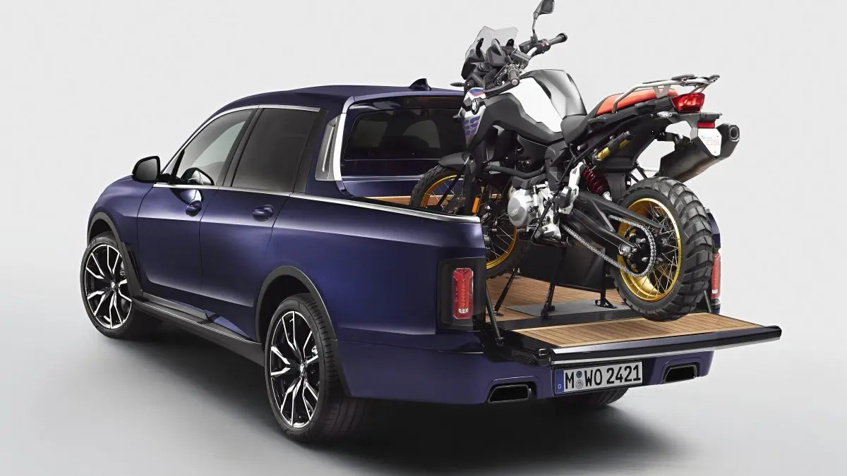 Bmw X7 Jako Pickup Preveze Motorku A Zaklad Ma V Suv X7