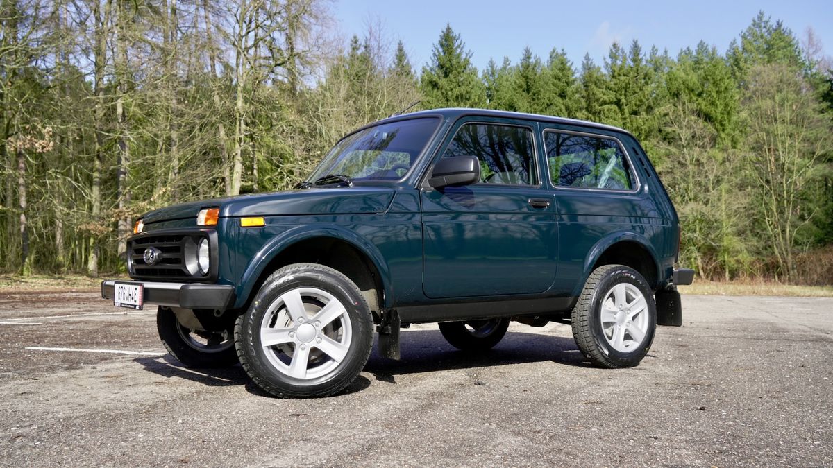 Lada Niva se vykašlala na svůj ruský původ, bude se vyrábět jinde. Mohla by se tak vrátit do Česka, známe i předpokládanou cenu