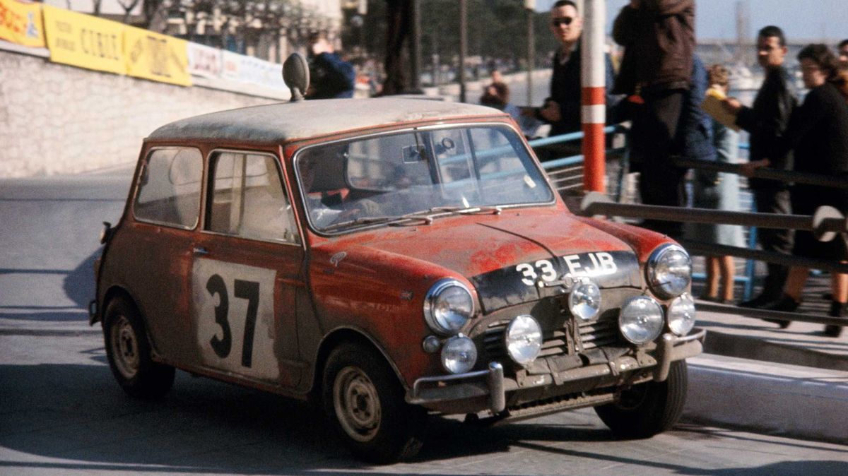 Když David porazil zástup Goliášů: Jak maličké Mini před 60 lety ovládlo Rallye Monte Carlo
