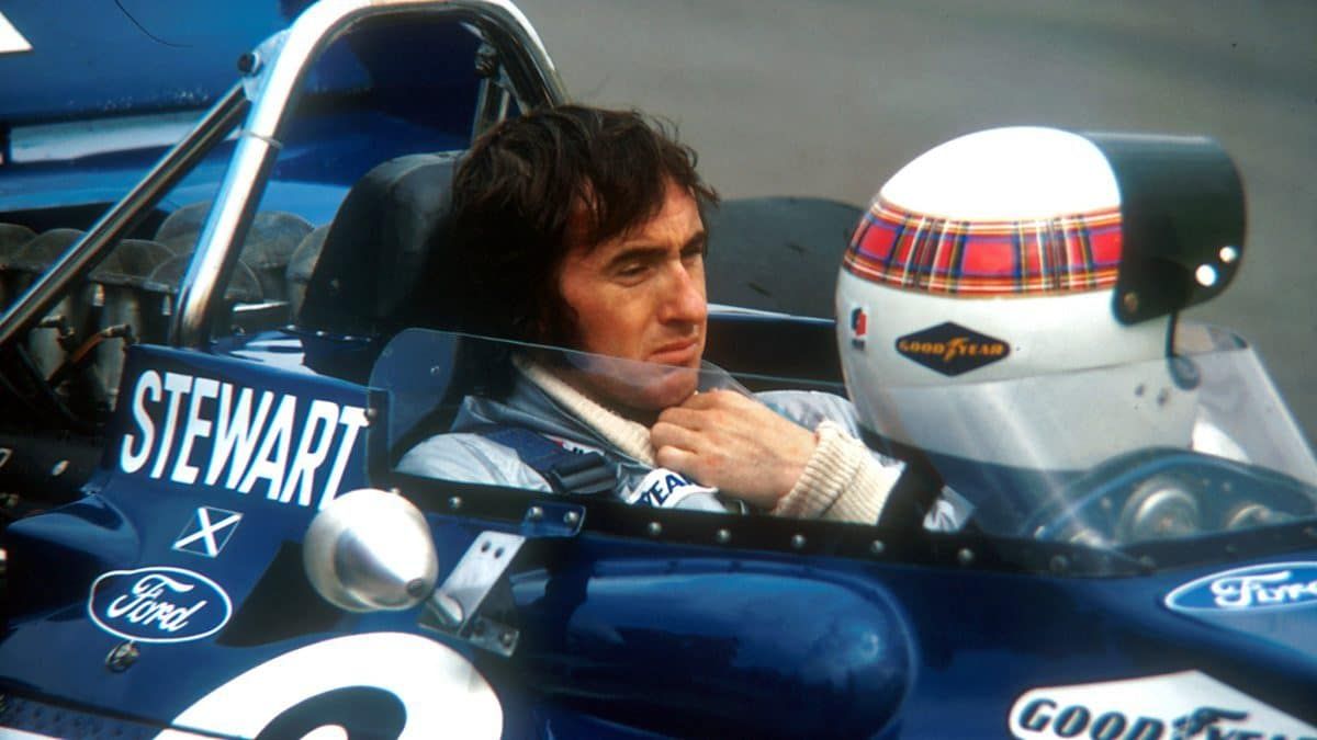 Nejstarší žijící mistr světa F1 „Létající Skot“ slaví narozeniny. Proč jezdil Jackie Stewart s klíčem nalepeným na volantu?