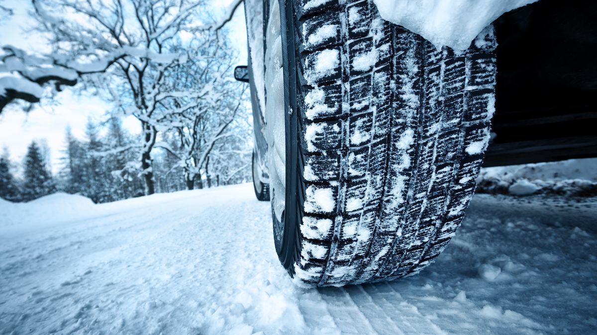 Test zimních pneumatik 205/60 R16 na Škodu Kamiq a další malá SUV: Pneu s nejlepšími vlastnostmi na sněhu celkově propadla