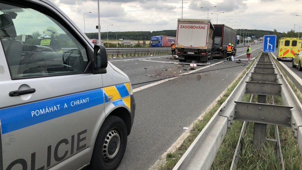 Nehoda nebo porucha na dálnici? 5 kroků, které byste měli udělat (a příklady, co určitě ne)