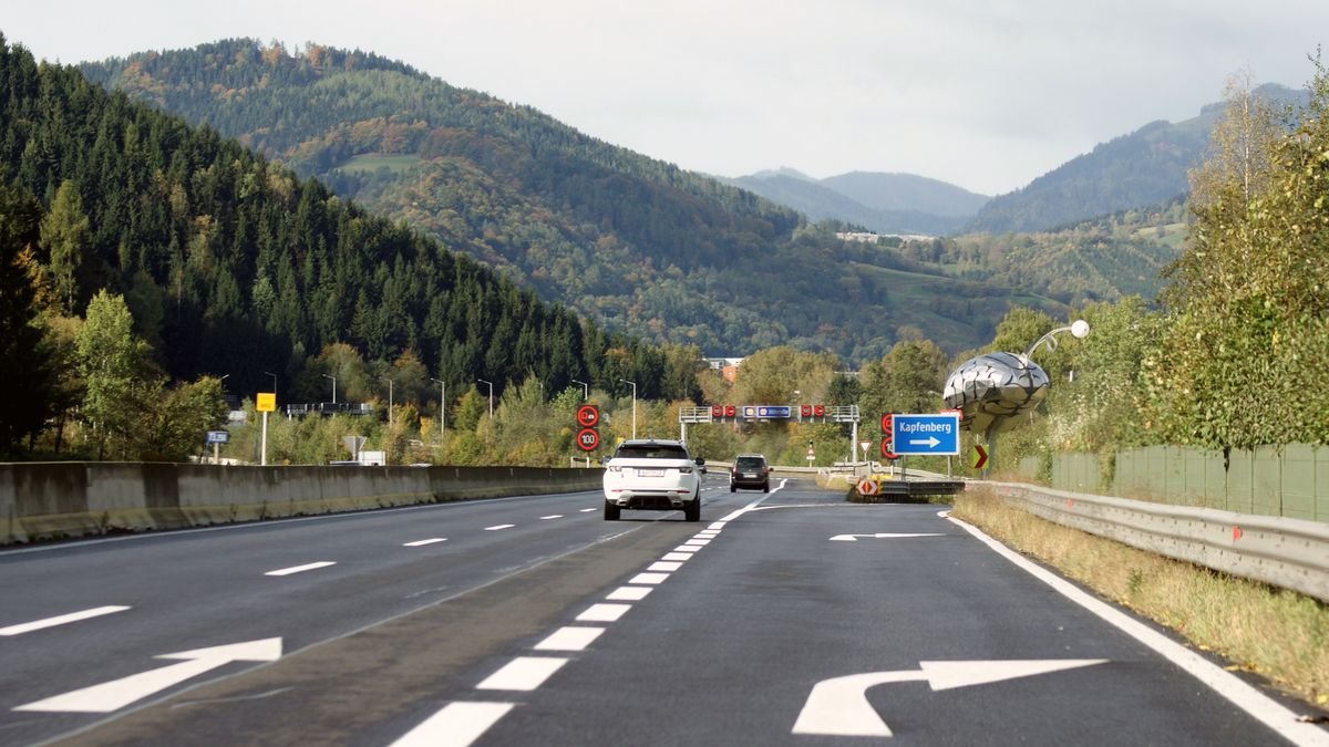 Ceny dálničních známek v zahraničí v roce 2025: Kolik za ně zaplatíte v Rakousku, Maďarsku nebo na Slovensku?