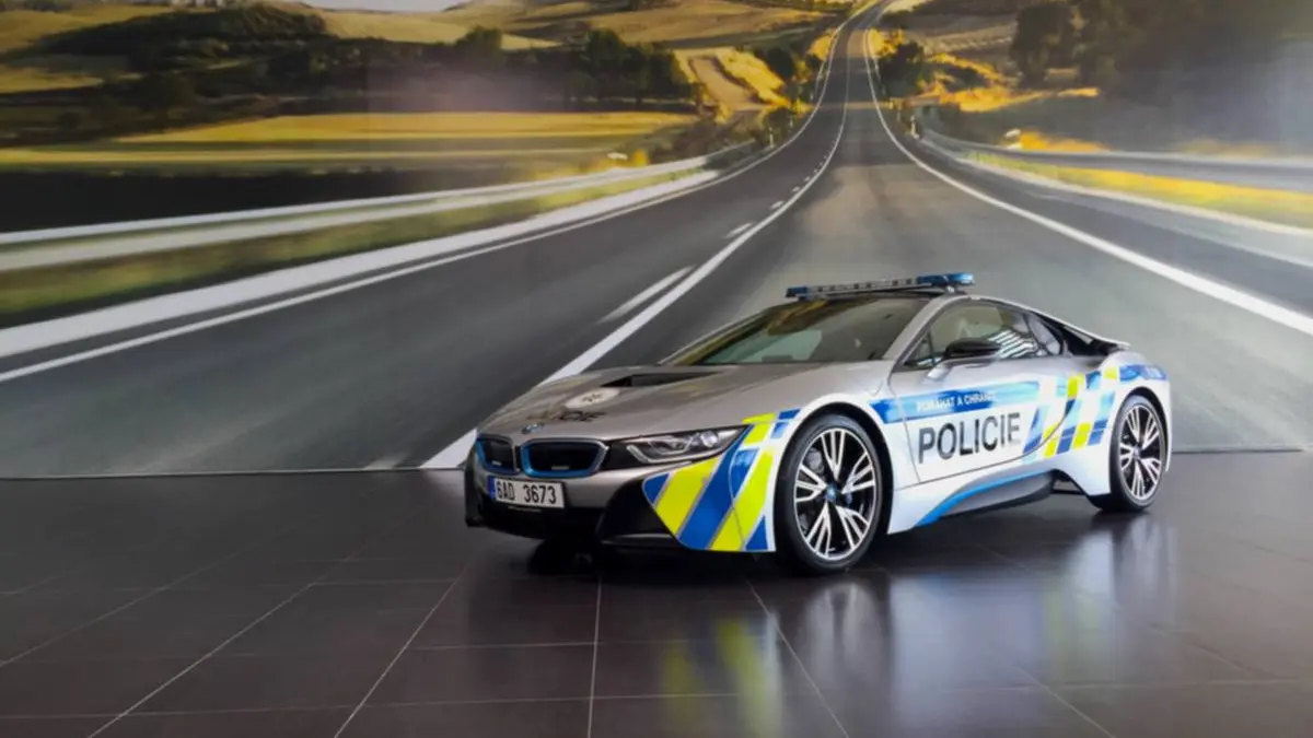 Policie Znicila Zapujcene Bmw I8 Vime Co Se Opravdu Stalo Garaz Cz