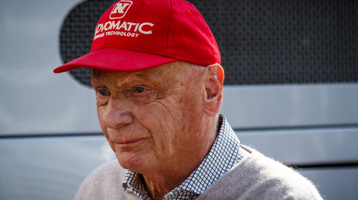 Niki Lauda by dnes oslavil 74. narozeniny, přitom dvakrát přežil vlastní smrt