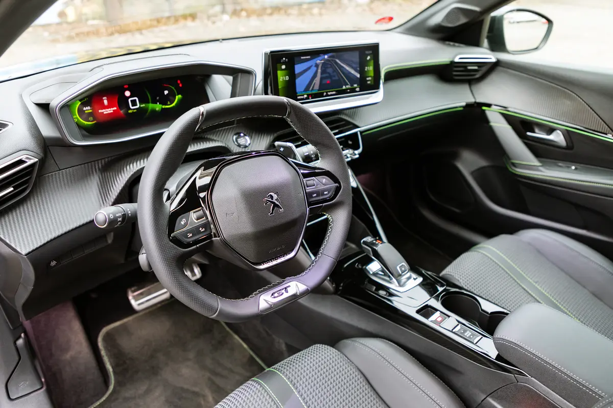 Peugeot 8 Gt Line Jeden Z Nejatraktivnejsich Prcku Na Trhu Peugeot 8 Gt Line Jeden Z Nejatraktivnejsich Prcku Na Trhu