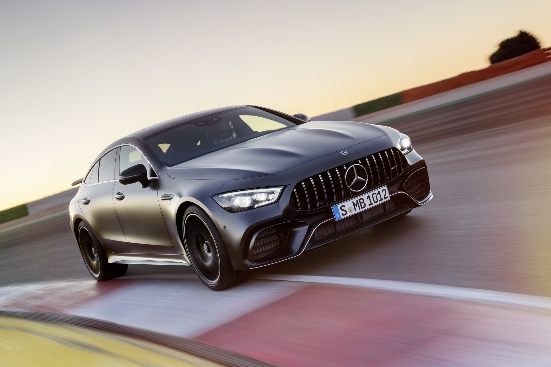 Mercedes Amg Gt4 Zabijak Panamery Nebo Nafoukle Cls Garaz Cz