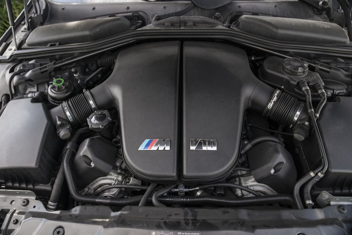 Test – BMW M5 5.0 V10 SMG E60: Poslední M5 s atmosférickým motorem