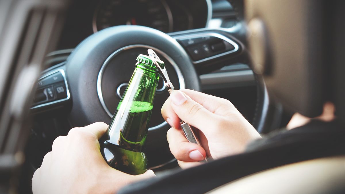 Muž jel nakoupit pivo, nadýchal čtyři promile. Druhý den dávku zvýšil, policie mu naměřila šest promile