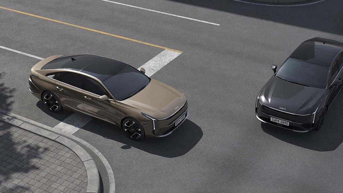 Kia K8.