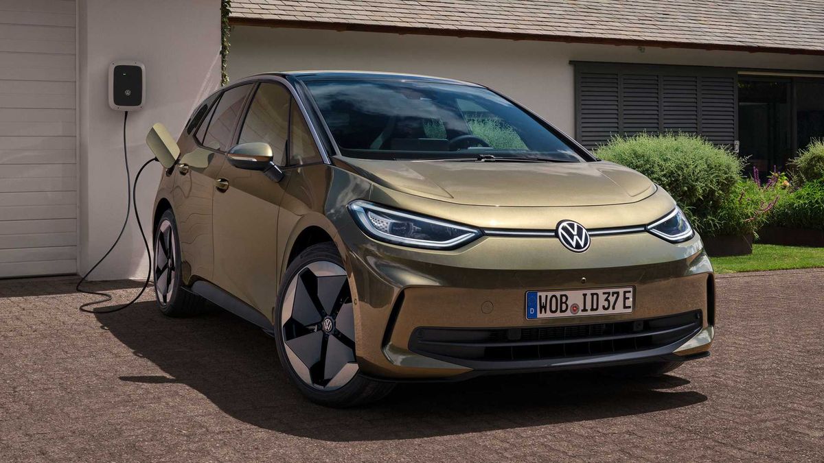 Musíme dramaticky šetřit, přiznává šéf VW. Autoprůmysl utáhne opasky, důvodem je i nízký zájem o elektromobily