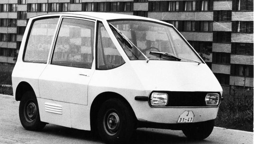 Náklaďáček, co jel 18 km/h, nadějná malá EMA nebo zkrácený Favorit. Elektromobily v Československu vznikaly dávno před Enyaqem