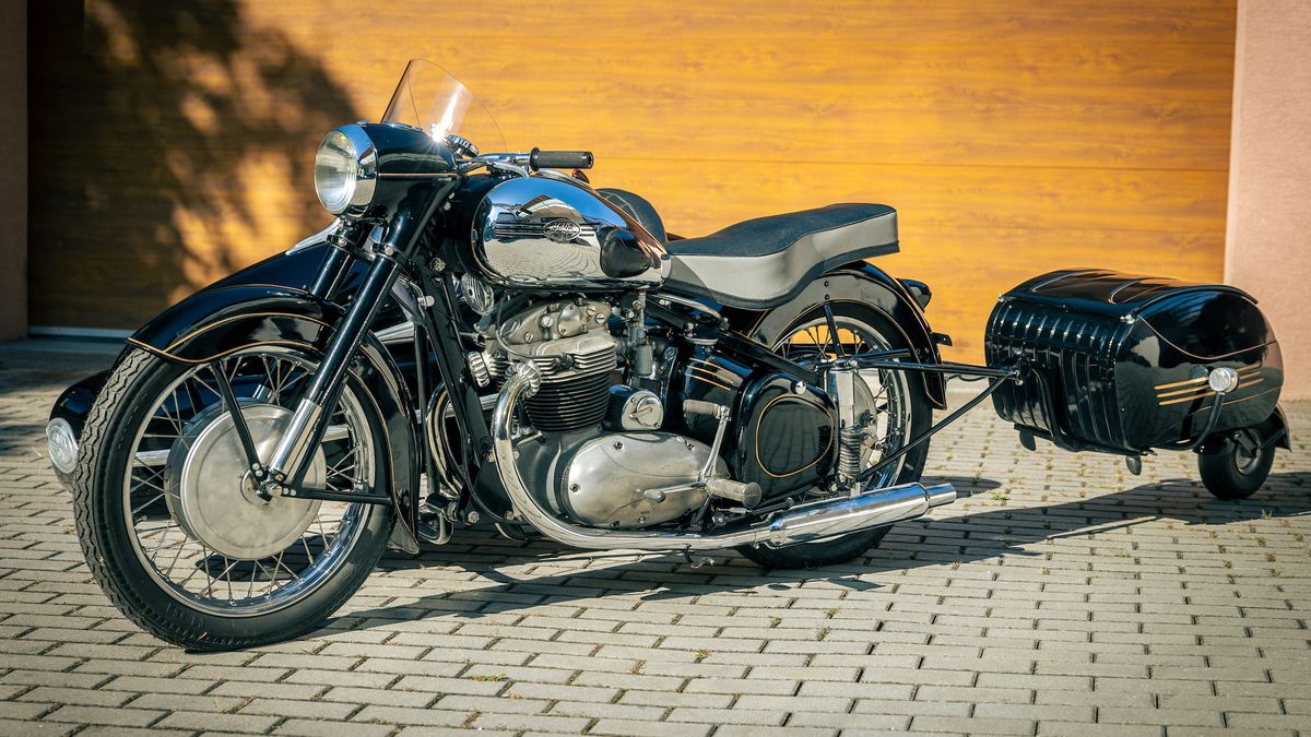 Do aukce jdou svaté grály od Jawy. Velmi vzácné modely 500 OHC by se měly prodat za horentní sumy, půjde o miliony