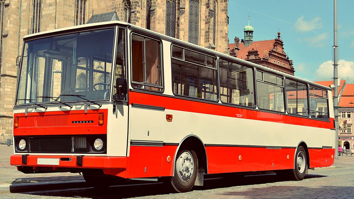 Autobus, kterým jsme jezdili všichni: Legendární krabice Karosa 700 měla úsporné tvary, prototyp dojel až do Sovětského svazu
