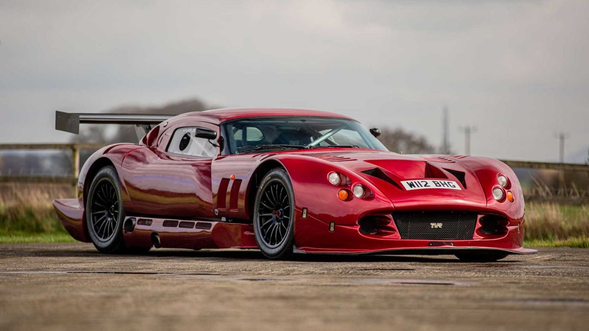 TVR Cerbera Speed 12: Monstrum s příběhem je na prodej, většina moderních aut by mu nestačila