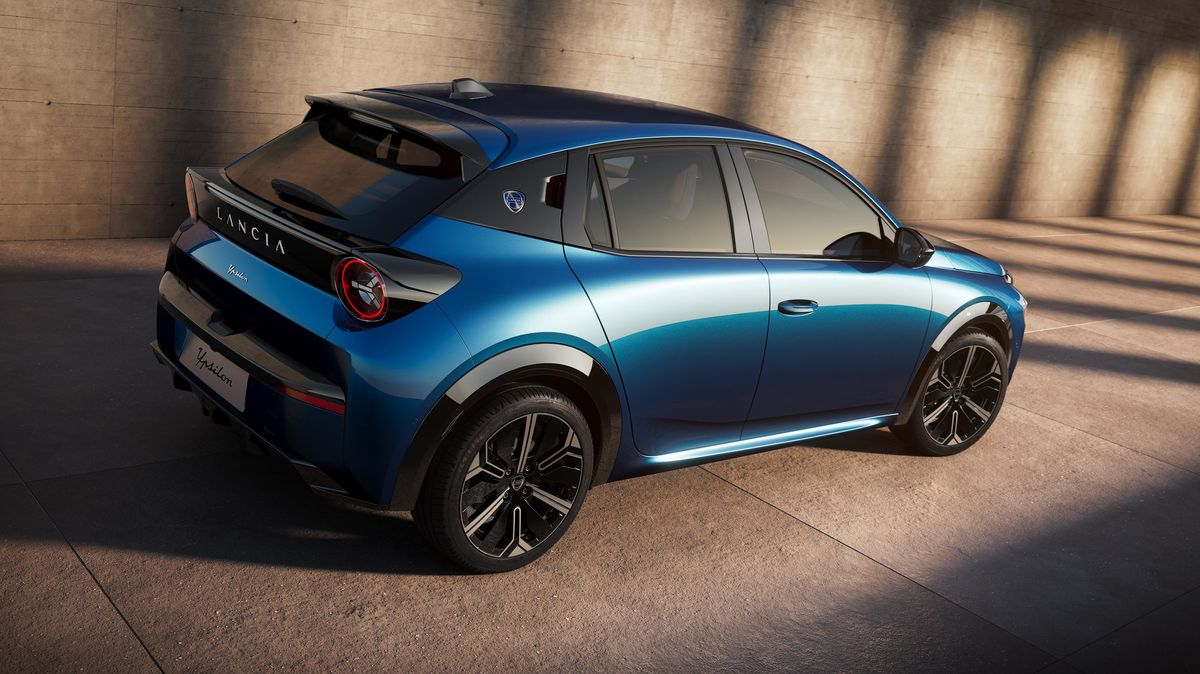 Lancia má po 13 letech nový model! Je to městská stylovka, na spalovací motory nezapomněla