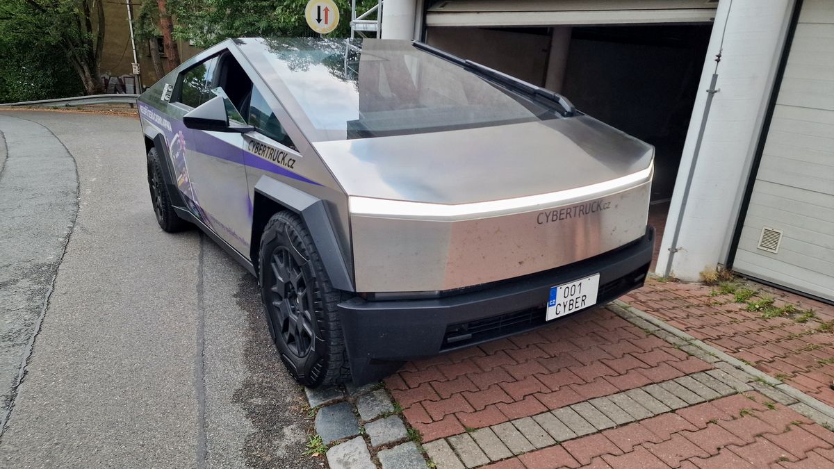 Spiknutí proti Cybertrucku přihlášenému v Česku: Evropská rada a cyklisté nechtějí tento pick-up na silnicích, napsali dopis ministrovi dopravy