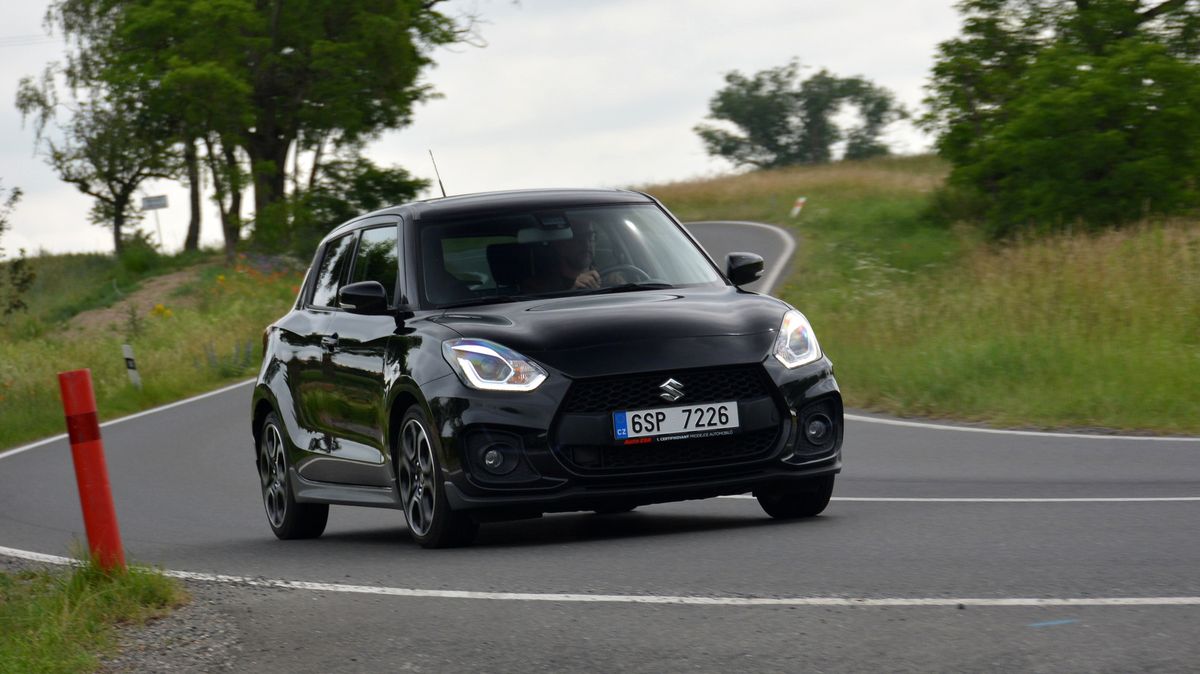 Test ojetiny: Suzuki Swift Sport je skvělý malý sporťák i s přeplňovaným motorem. Navíc je příkladně spolehlivý. Kupujte, nebudou!