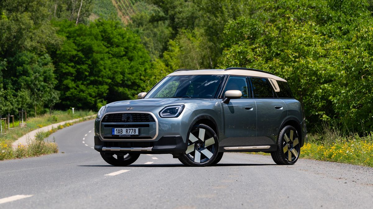 MINI Countryman v nové generaci dorostlo do plnohodnotného kompaktního SUV. A dospěle působí i s tříválcem
