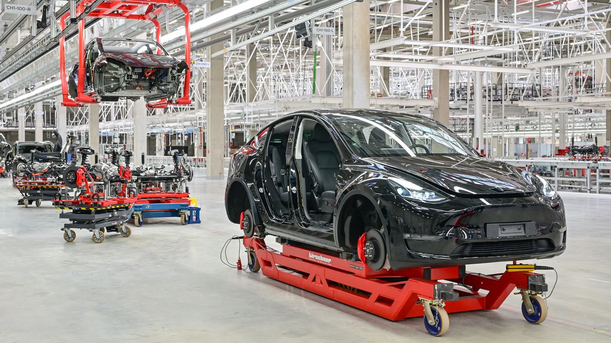 Tesla propouští: Končí část zaměstnanců z berlínské gigafactory i z domovského Austinu