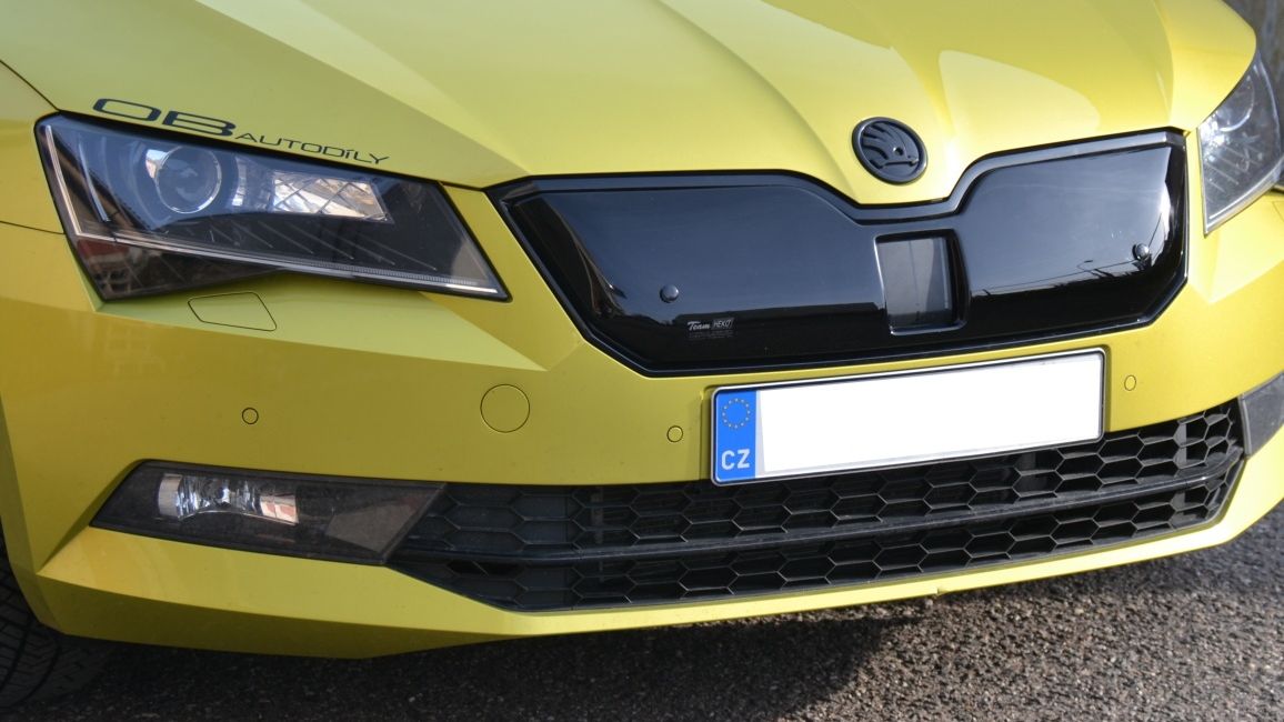 Zakrývat chladič, či nezakrývat? Pokud vám netopí auto, clona chladiče nemusí být řešení