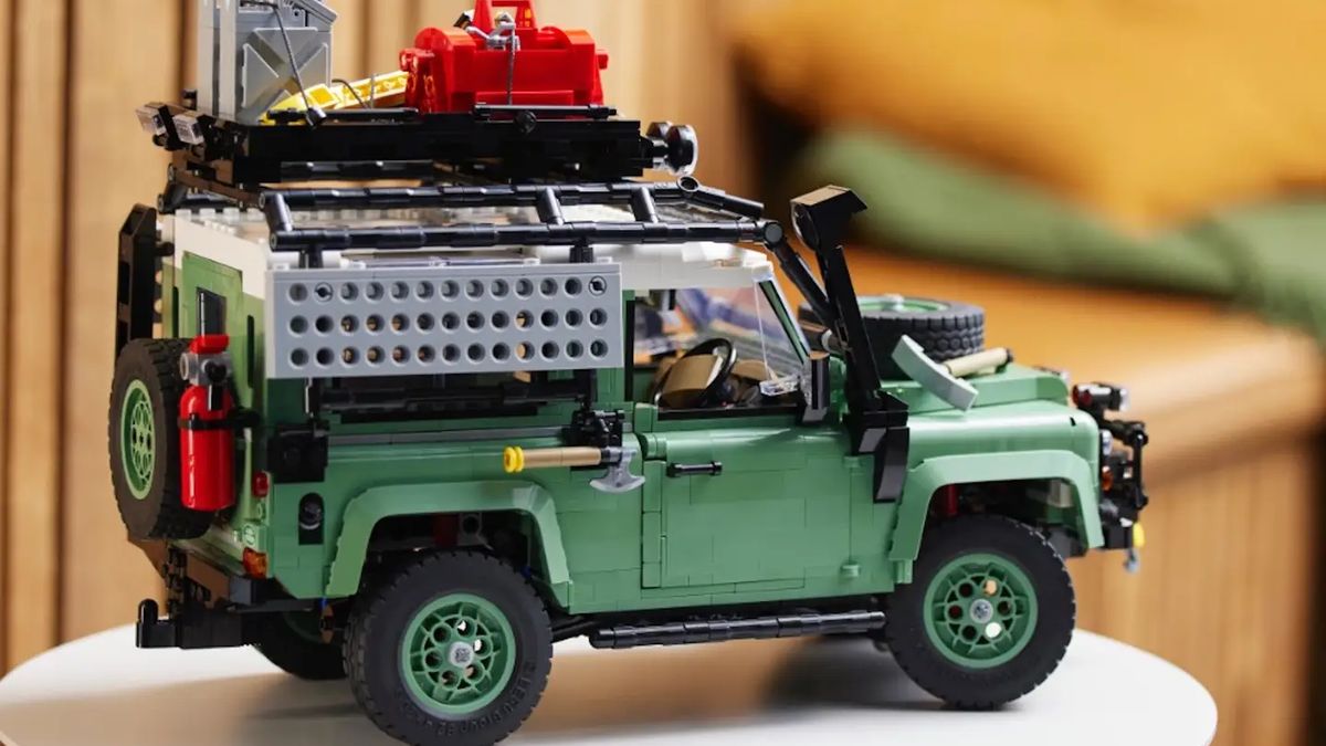 Pro dobrodruhy objevující tajemství obýváku: Klasický Defender z kostiček LEGO