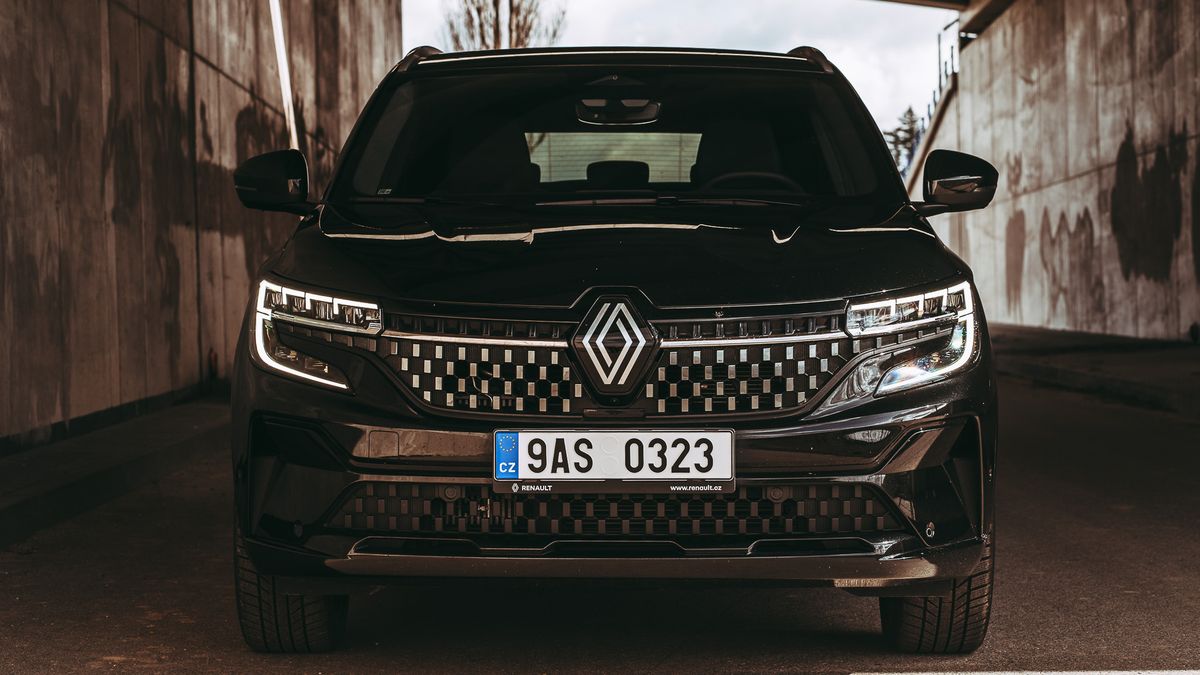 Automobilka Renault v hádankách: Čím prorazila, kterým vozem ovlivnila válku a s kým se měla spojit?