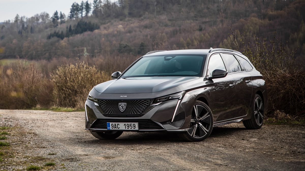 Benzin, nebo nafta? Krásný Peugeot 308 SW můžete mít s oběma palivy, každé je ale pro někoho jiného