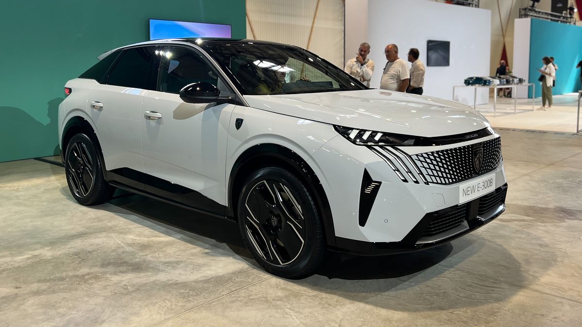 Poprvé jsme si prohlédli nový Peugeot 3008: Ukázal se v celé kráse, největší tajemství přesto neprozradil