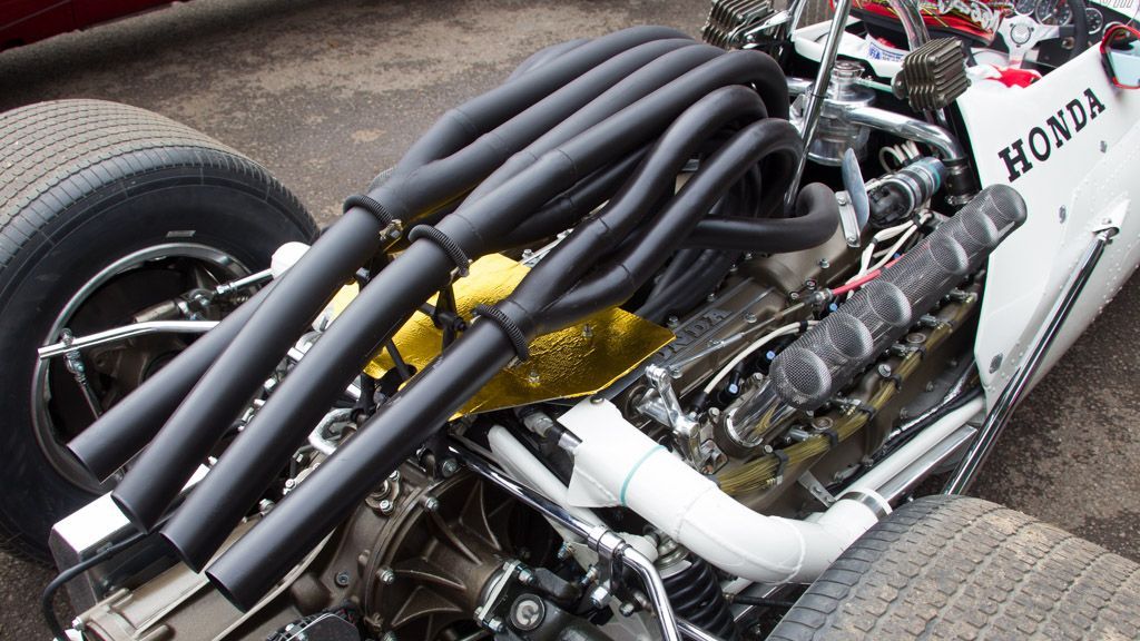 Špičkové motory pro auta i motorky zdobí bezpočet vítězství v F1 i MotoGP: Honda slaví 75 let