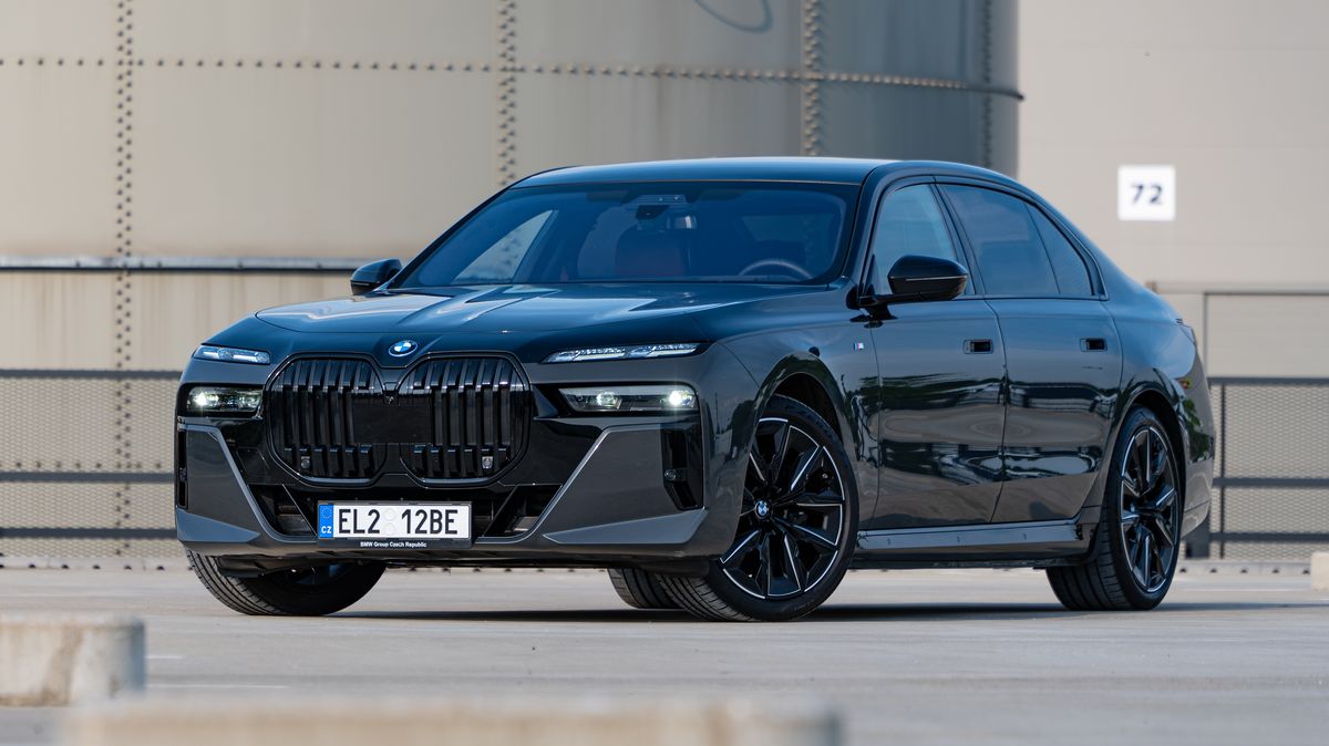 Luxusní klub na kolech, umělecká galerie nebo pojízdné kino: Elektrické BMW i7 je víc než jen auto