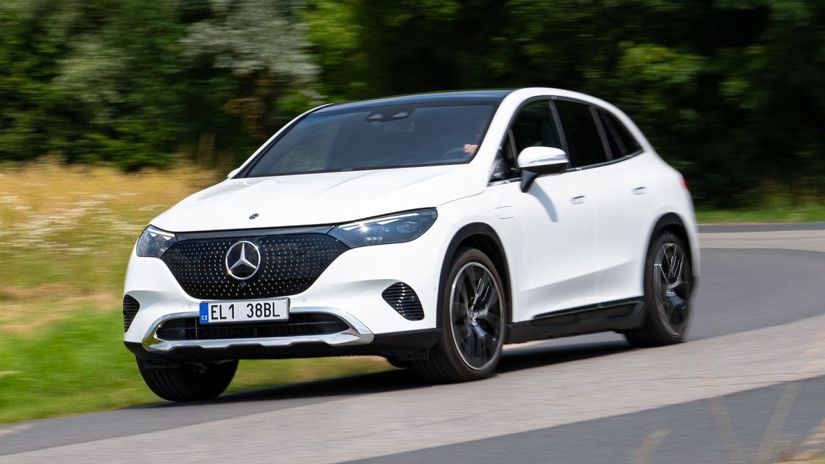Nástupce elektrického pionýra: Mercedes nahrazuje původní EQC mnohem propracovanějším EQE SUV
