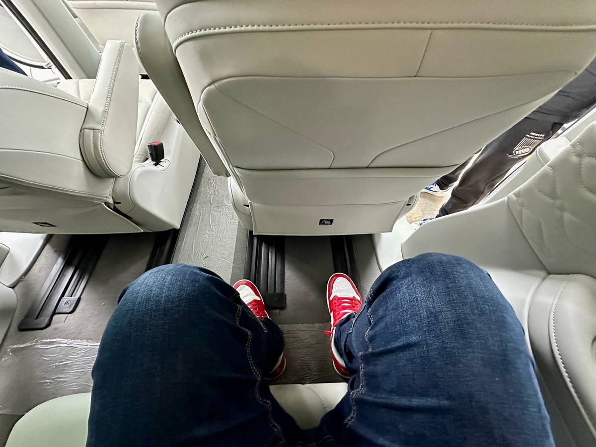 Dongfeng Forthing U-Tour V9.