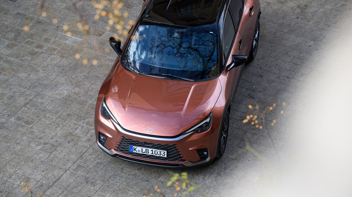 Nejdostupnější Lexus přijel do Česka: Na městském prckovi se nešetřilo, boduje výbavou i komfortem