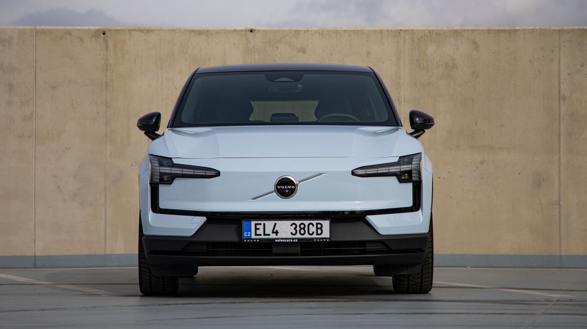 Zájem o dotované elektromobily je v Česku enormní. Stát na podporu přidá víc peněz