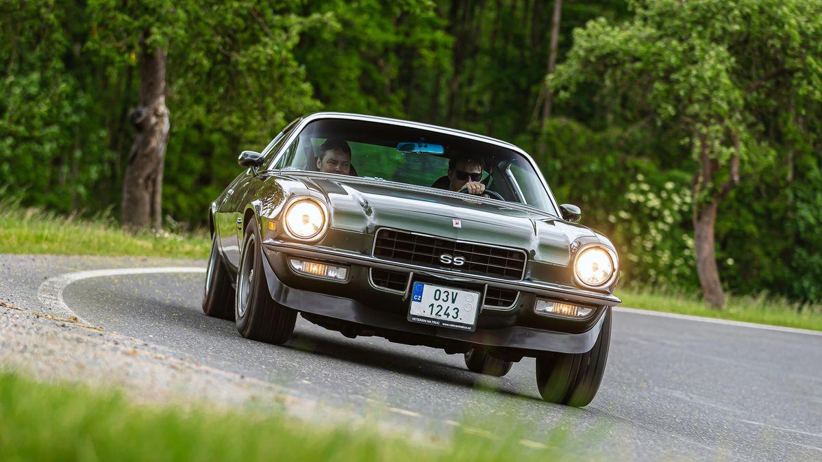 Když nečekáš nic, ale dostaneš mnohem víc: Řídili jsme legendární Chevrolet Camaro SS