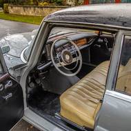 Mercedes-Benz 200 W110