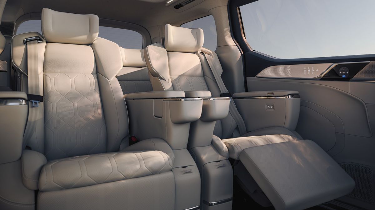 Skandinávský obývák na kolech: Volvo vstupuje do segmentu luxusních MPV v opravdu velkém stylu