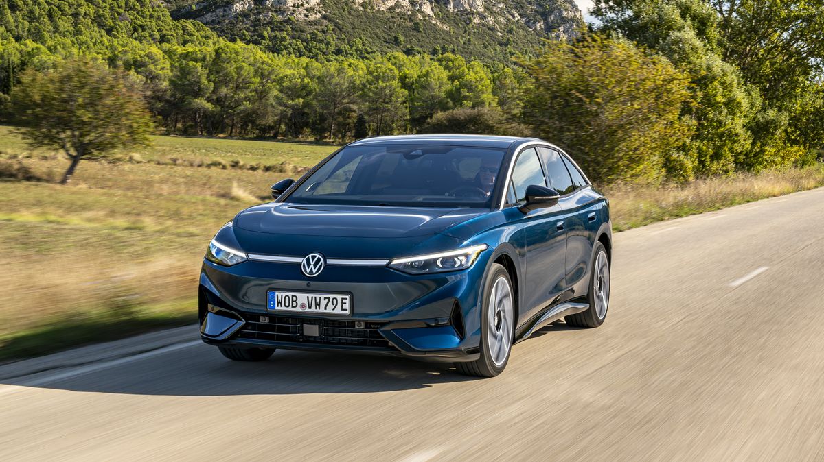 Volkswagen se poučil z přešlapů a s ID.7 se mu konečně povedlo udělat z elektromobilu auto