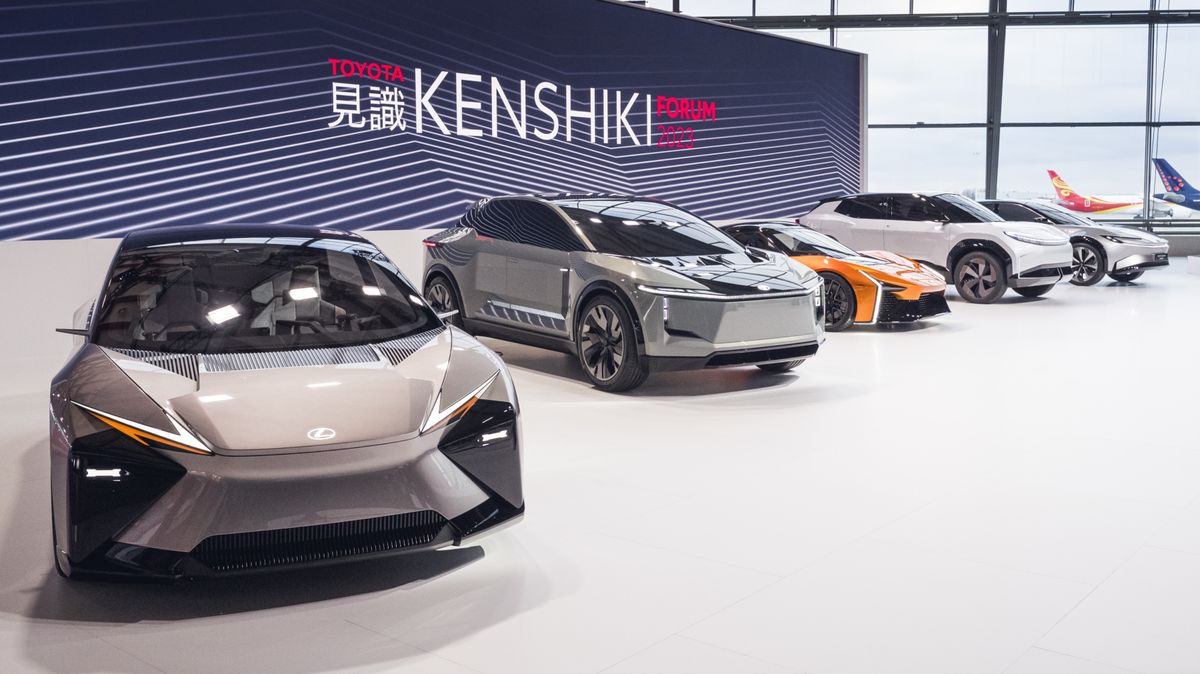 Budoucnost podle Toyoty: Spalováky, hybridy i elektromobily jako mix mobility dostupné pro všechny