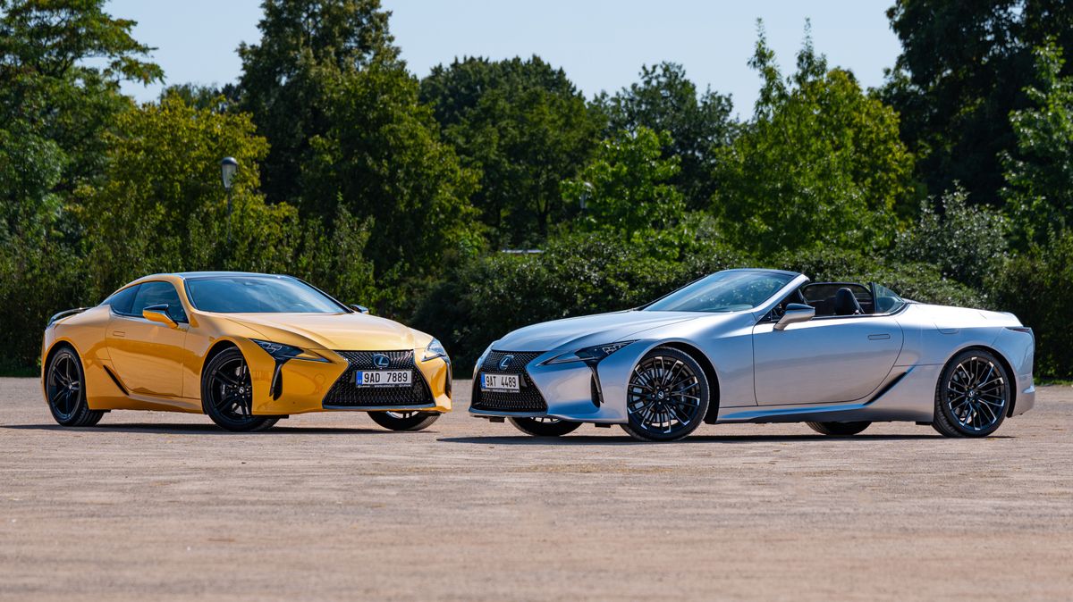 Nejkrásnější auto českých silnic je z Japonska: Lexus LC je úžasný se střechou i bez. Ale brzy bude po něm