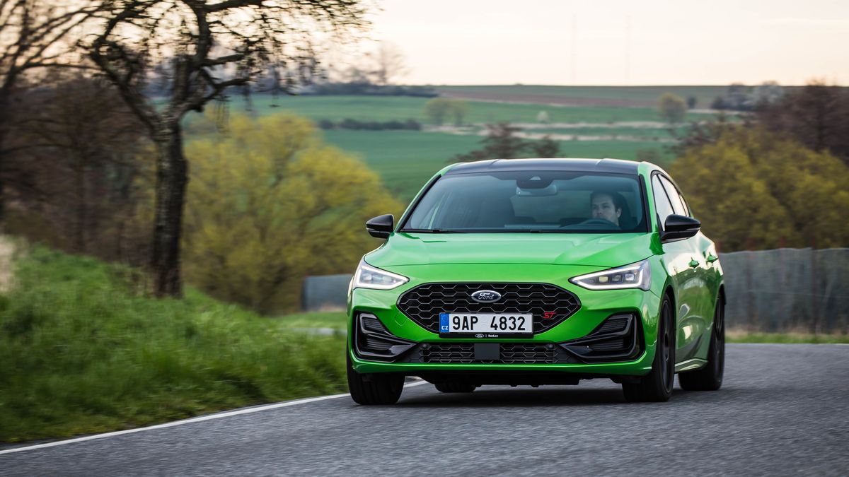 Ford Focus ST Track Pack má úžasný podvozek KW a větší brzdy Brembo. Užijete si jej i mimo okruhy?