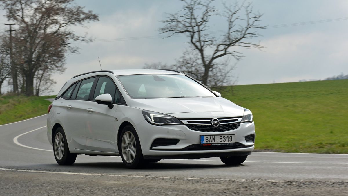 Test ojetiny: Opel Astra K je prima rodinné auto, ale motoru 1.4 Turbo se lidé bojí
