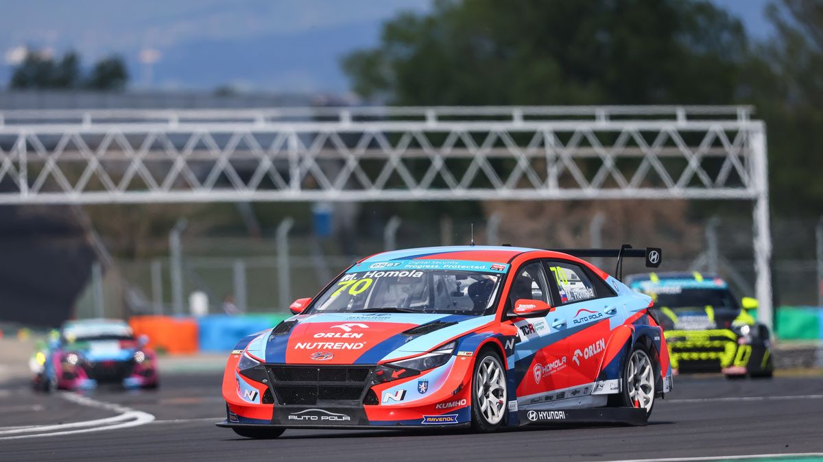 Druhý závod TCR Eastern Europe začal pro Janík Motorsport dominantní kvalifikací, závod byl smolný