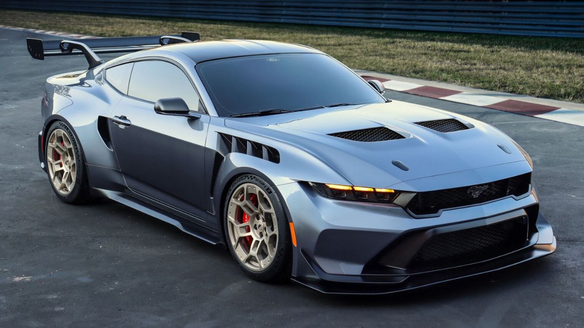 Mustang za 6,6 milionu? Nabroušený speciál GTD má přes 800 koní, obrovské křídlo a žádný kufr