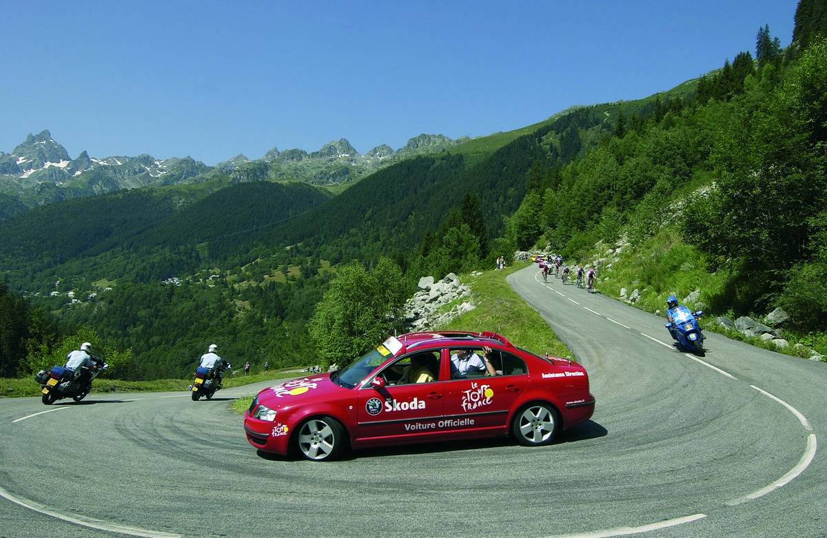 Ředitelské vozy Škoda na Tour de France.