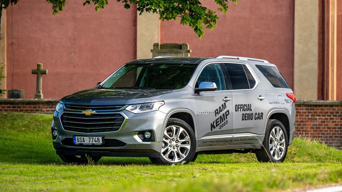Americký koráb s šestiválcem nadchne i jako ojetý. Obří rodinné SUV Chevy Traverse navíc jezdí za málo